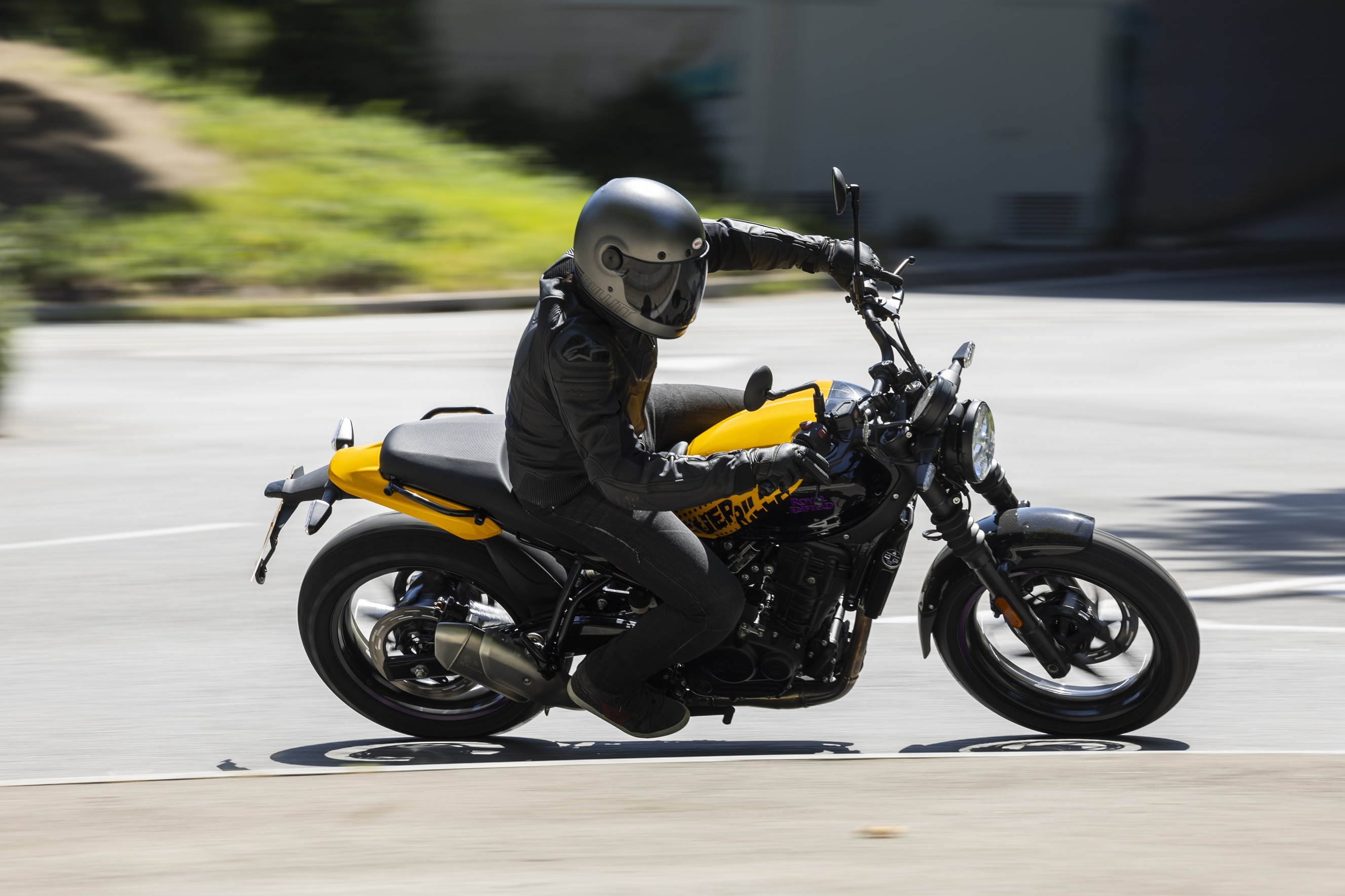 ROYAL ENFIELD ภูมิใจนำเสนอ GUERRILLA 450 !พร้อมสนุกไปกับทุกการเดินทางกับโรดสเตอร์รุ่นใหม่ล่าสุด
